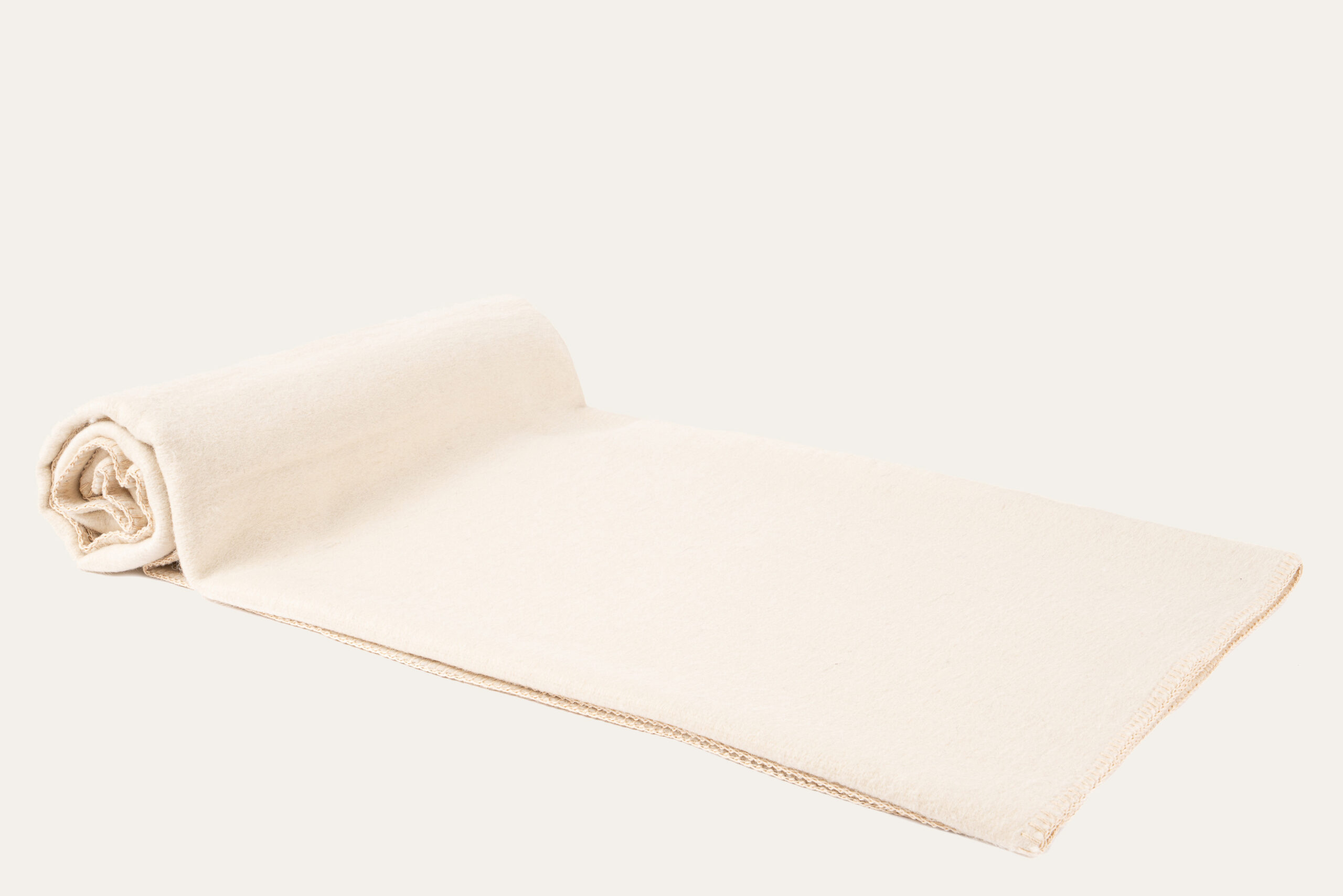 Amplio Throw - Image 6